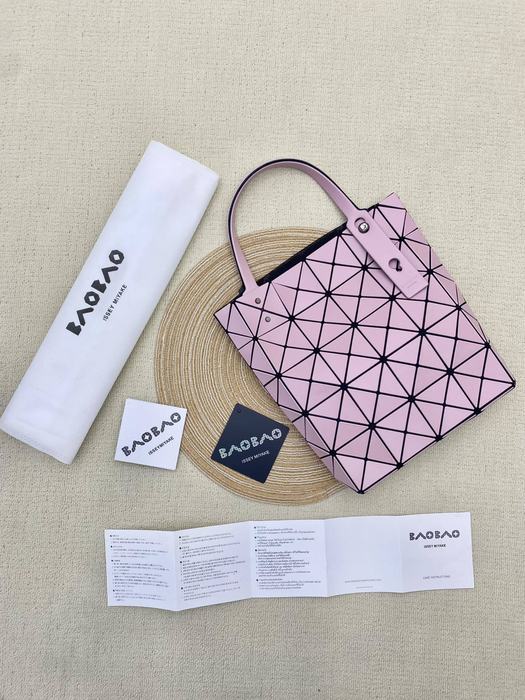 Issey Miyake BagTypeTote geometric design tote bag Grey 01A