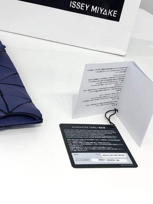 Issey Miyake BagTypeTote geometric design tote bag Navy 01A