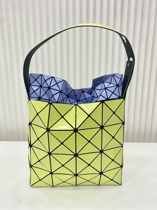 Issey Miyake BagTypeTote geometric design tote bag Orange 01A