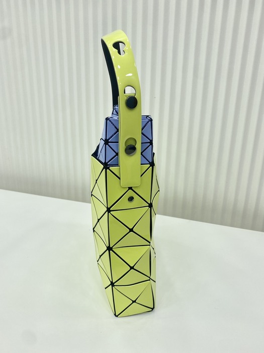 Issey Miyake BagTypeTote geometric design tote bag Orange 01A