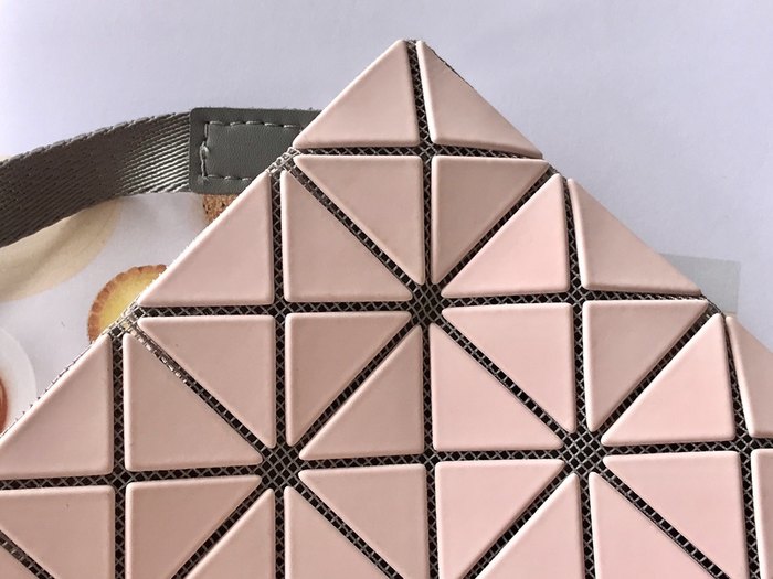 Issey Miyake BagTypeTote geometric design tote bag Pink 01A 2