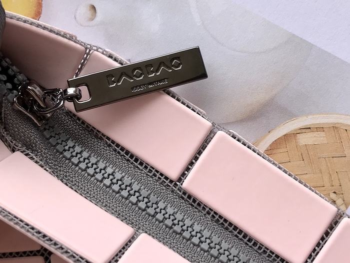 Issey Miyake BagTypeTote geometric design tote bag Pink 01A 2