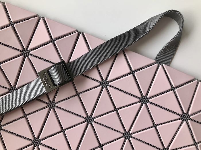 Issey Miyake BagTypeTote geometric design tote bag Pink 01A 2