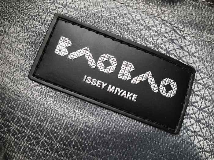 Issey Miyake BagTypeTote geometric design tote bag Pink 01A 2