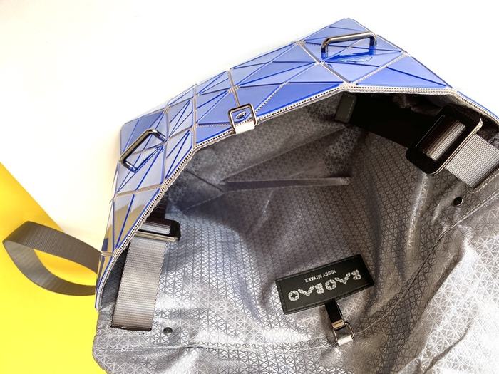 Issey Miyake BagTypeTote geometric design tote bag Pink 01A