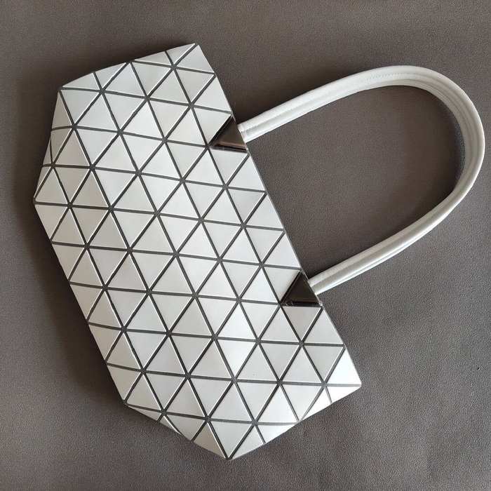 Issey Miyake BagTypeTote geometric design with structured form Beige 01A