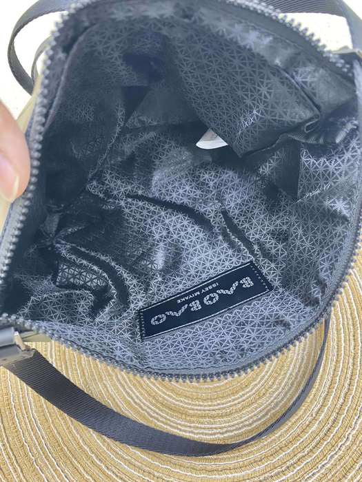 Issey Miyake BagTypeTote geometric pattern shoulder bag Grey 01A