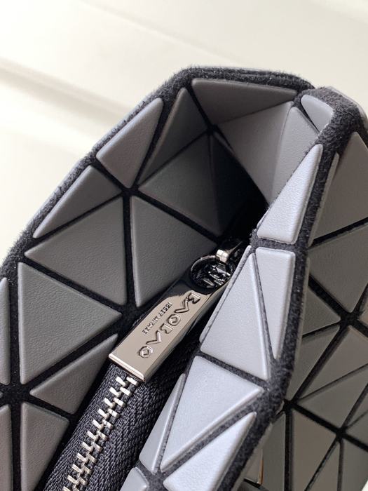 Issey Miyake BagTypeTote geometric pattern tote bag Beige 01A