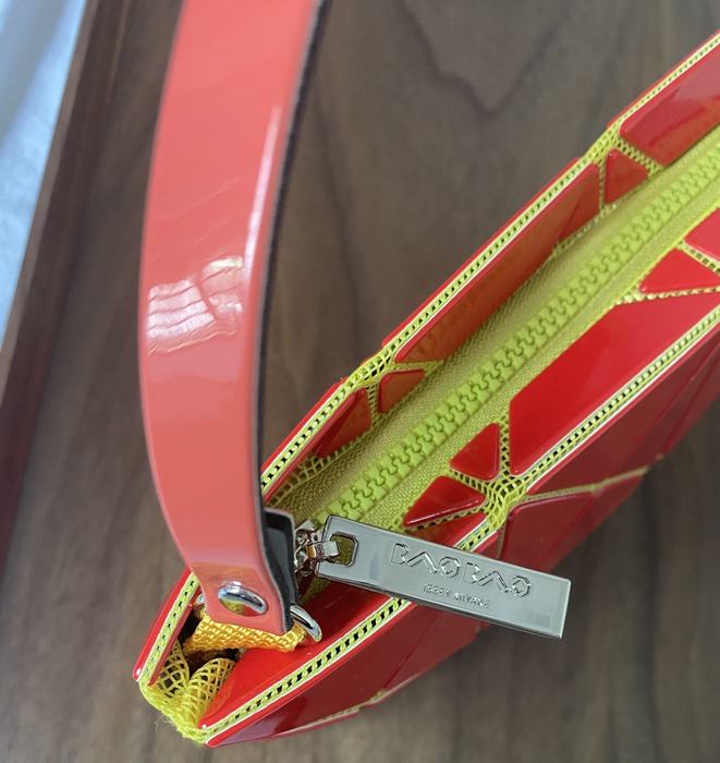 Issey Miyake BagTypeTote geometric shape tote Red 01A