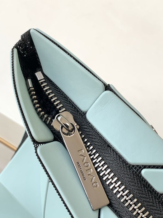 Issey Miyake BagTypeTote lightweight minimalist tote White 01A