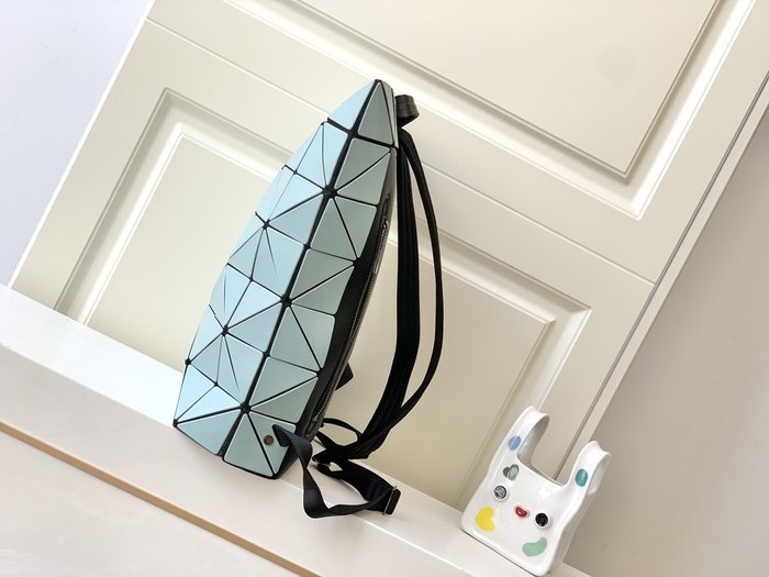 Issey Miyake BagTypeTote lightweight minimalist tote White 01A