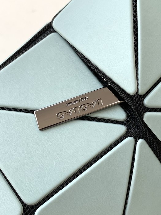 Issey Miyake BagTypeTote lightweight minimalist tote White 01A