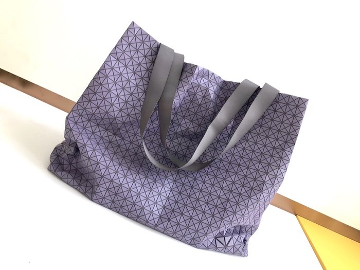 Issey Miyake BagTypeTote spacious tote design Grey 01A