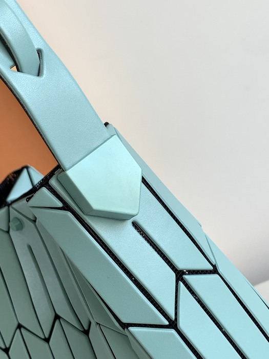 Issey Miyake BagTypeTote structured tote bag Blue 01A