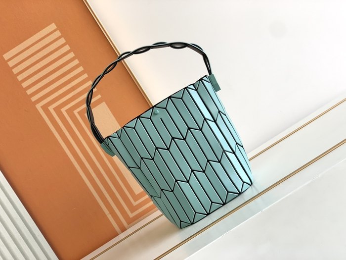 Issey Miyake BagTypeTote structured tote bag Blue 01A