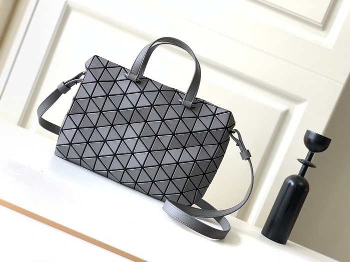 Issey Miyake BagTypeTote stylish geometric design Blue 01A