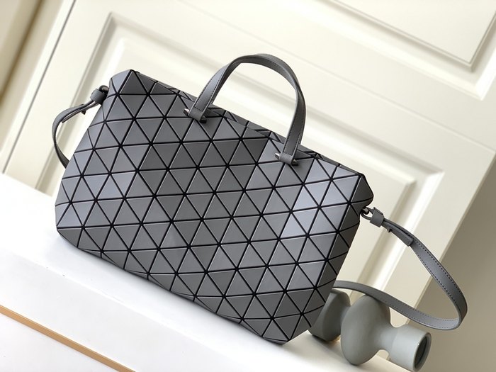Issey Miyake BagTypeTote stylish geometric pattern Grey 01A