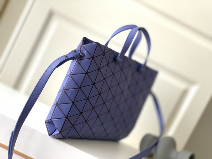 Issey Miyake BagTypeTote stylish geometric pattern Grey 01A