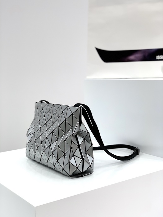 Issey Miyake BagTypeTote stylish geometric pattern tote bag Navy 01A