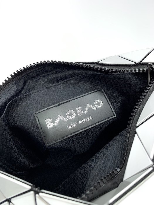 Issey Miyake BagTypeTote stylish geometric pattern tote bag Navy 01A