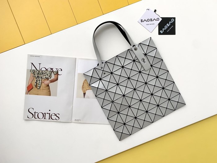 Issey Miyake BagTypeTote with geometric pattern features Blue 01A