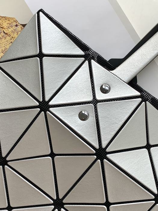 Issey Miyake BagTypeTote with geometric pattern features Blue 01A