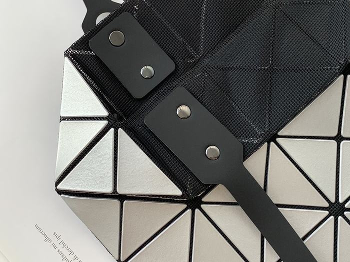 Issey Miyake BagTypeTote with geometric pattern features Blue 01A