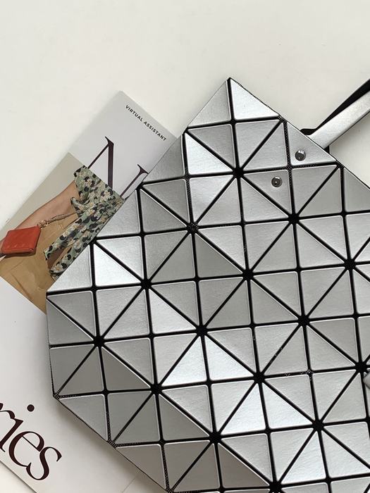 Issey Miyake BagTypeTote with geometric pattern features Blue 01A