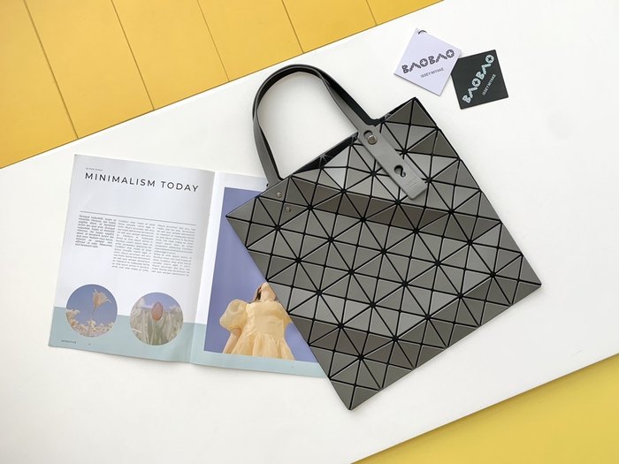 Issey Miyake BagTypeTote with geometric pattern features Blue 01A