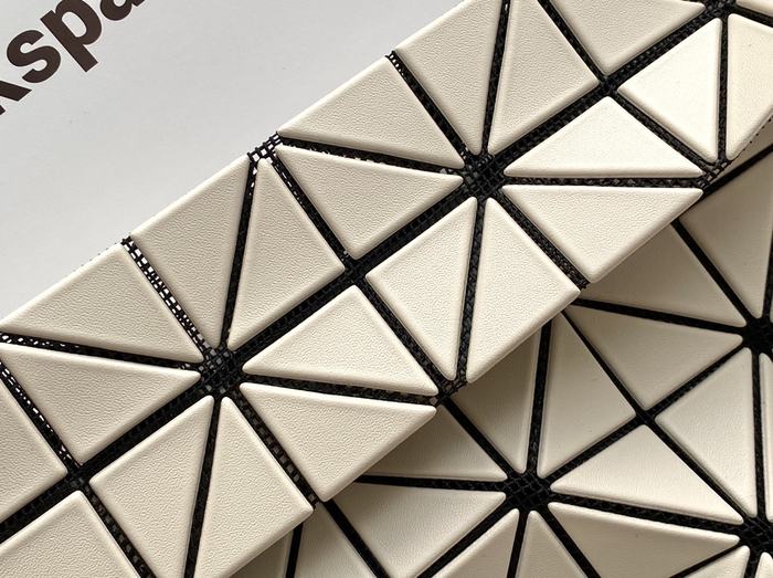 Issey Miyake BagTypeTote with geometric patterns Beige 01A