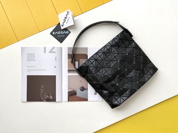 Issey Miyake BagTypeTote with geometric patterns Beige 01A