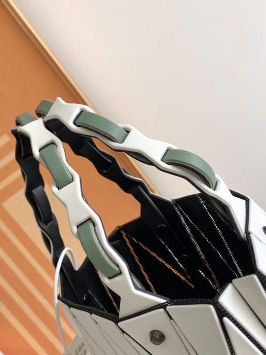 Issey Miyake Issey miyake KURO bag color 20A