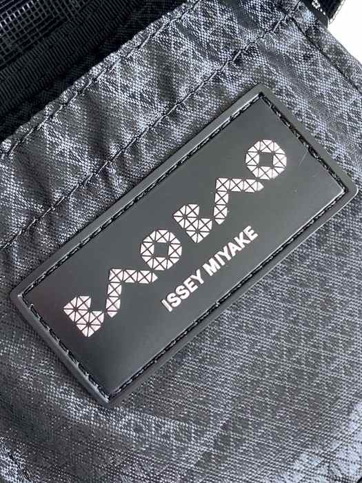 Issey Miyake Issey miyake KURO bag color 20A