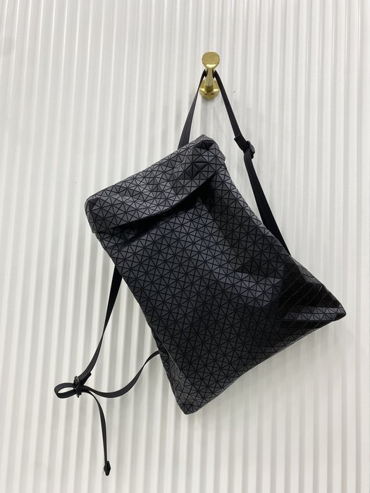 Issey Miyake Style 23 Navy 01A