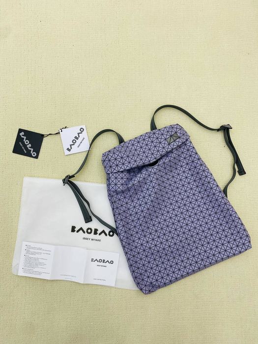 Issey Miyake Style 23 Navy 01A