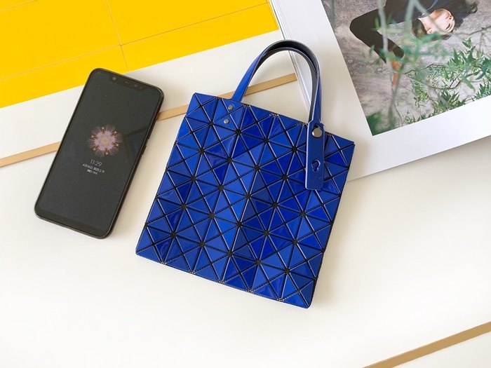 Issey Miyake Tote Bag with geometric design Red 01A