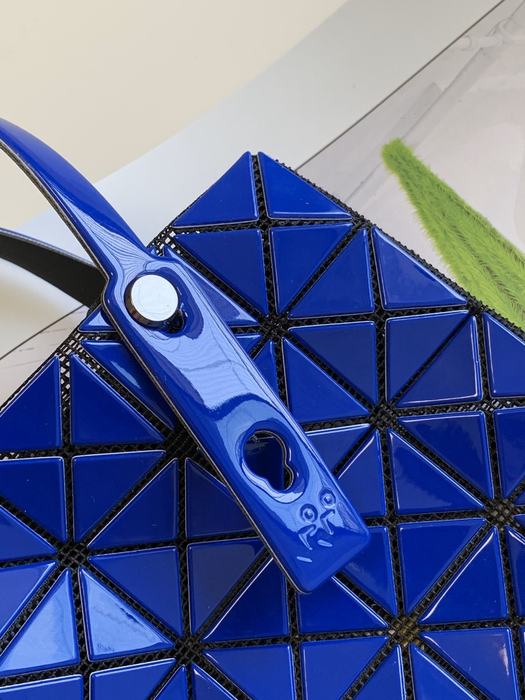 Issey Miyake Tote Bag with geometric design Red 01A