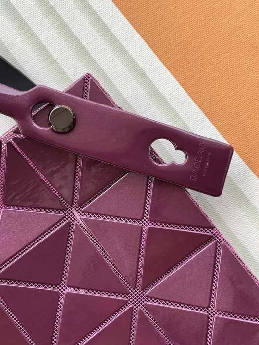 Issey Miyake Tote Bag with geometric features Burgundy 01A