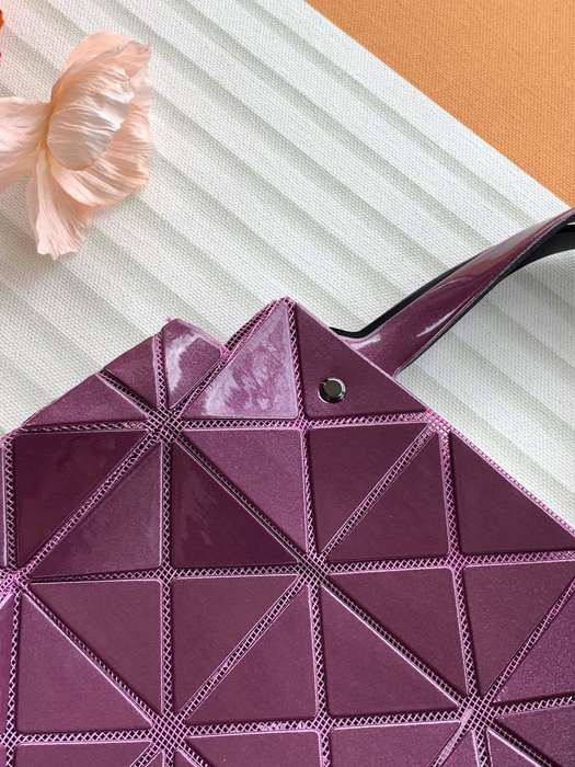 Issey Miyake Tote Bag with geometric features Burgundy 01A