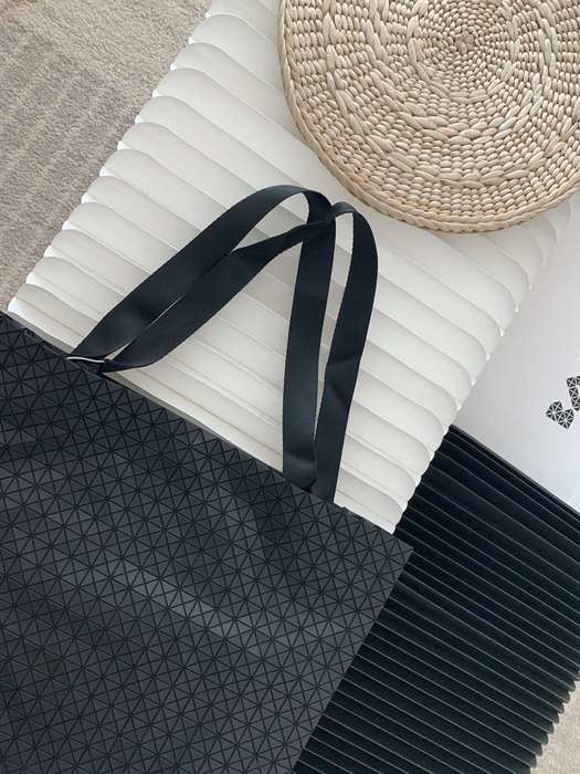 Issey Miyake Tote Bag with modern design and spacious interior Black 01A