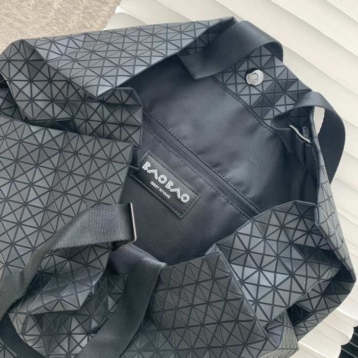 Issey Miyake Tote Bag with modern design and spacious interior Black 01A