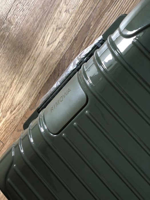 Rimowa_Bag_suitcase_carry-on-luggage_yupoo_Original_quality