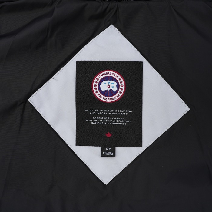 Yupoo Canada Goose baseball black white logo Canada Goose down jacket beanie navy pompom White 001