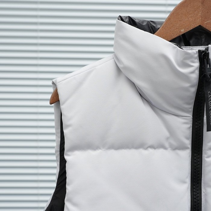 Yupoo Canada Goose baseball black white logo Canada Goose down jacket beanie navy pompom White 001