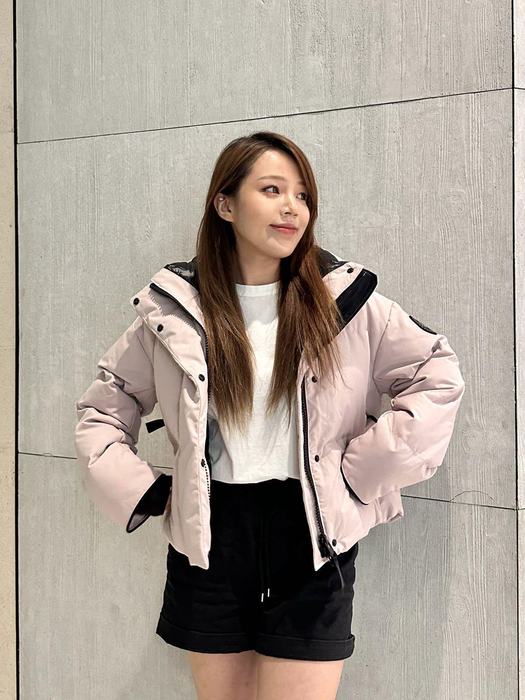 Yupoo Canada Goose baseball cap black strap Canada Goose down jacket baseball white black logo Beige