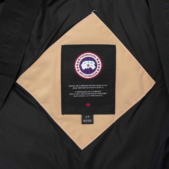 Yupoo Canada Goose baseball white multicolor pattern Canada Goose down jacket beanie black patch Beige 019