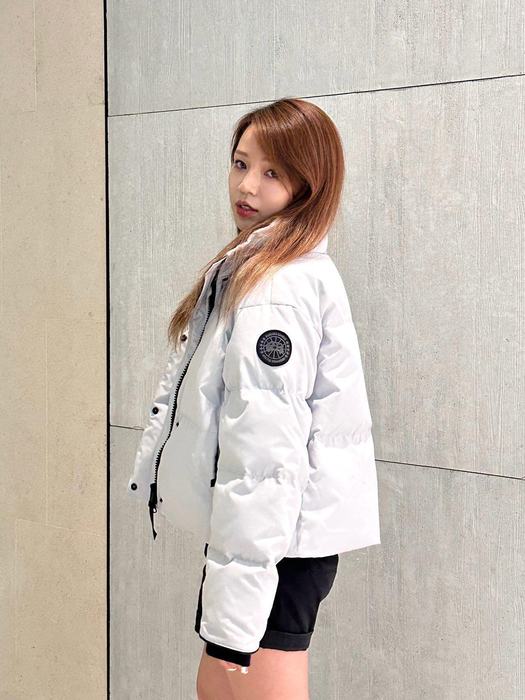 Yupoo Canada Goose beanie black pompom Canada Goose down jacket baseball black logo White 001