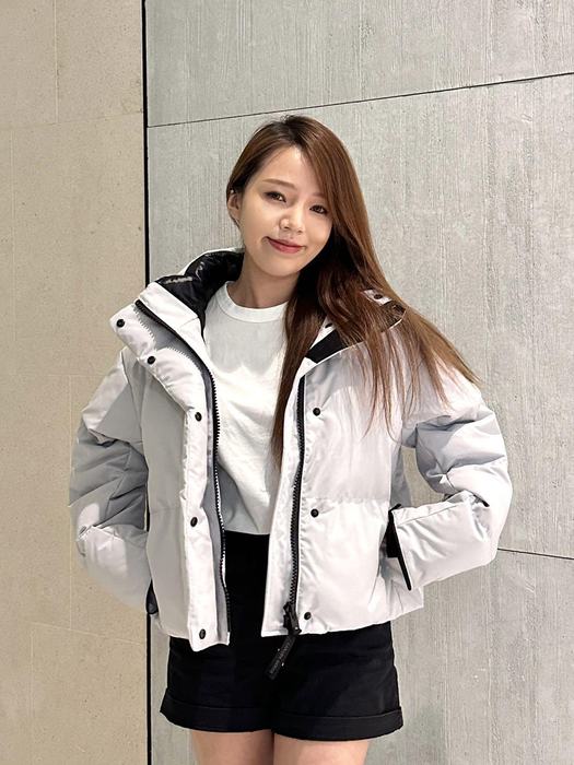 Yupoo Canada Goose beanie black pompom Canada Goose down jacket baseball black logo White 001