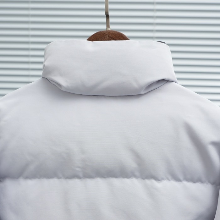 Yupoo Canada Goose beanie black pompom Canada Goose down jacket beanie white patch White 007