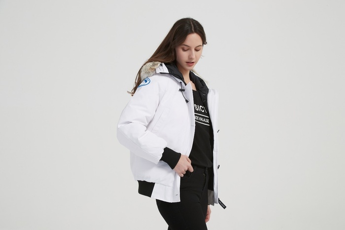 Yupoo Canada Goose beanie white patch Canada Goose down jacket beanie black pompom White 008